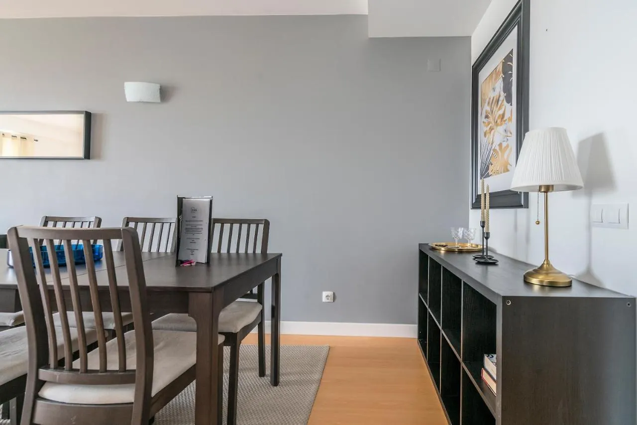 Apartment Bright & Spacious 2 Bed Flat 2 Bath W Garage In Lagos Marina