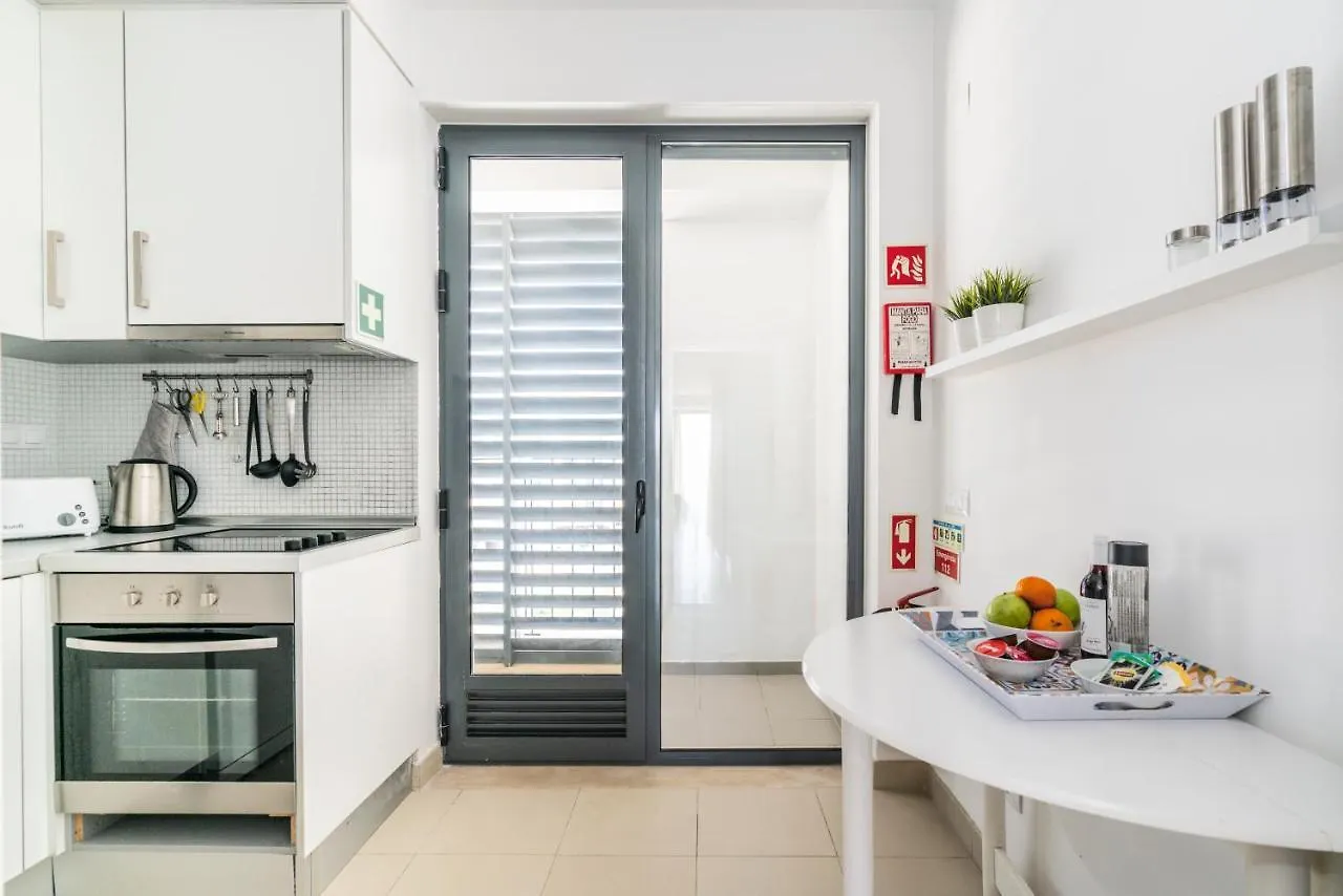 Bright & Spacious 2 Bed Flat 2 Bath W Garage In Lagos Marina