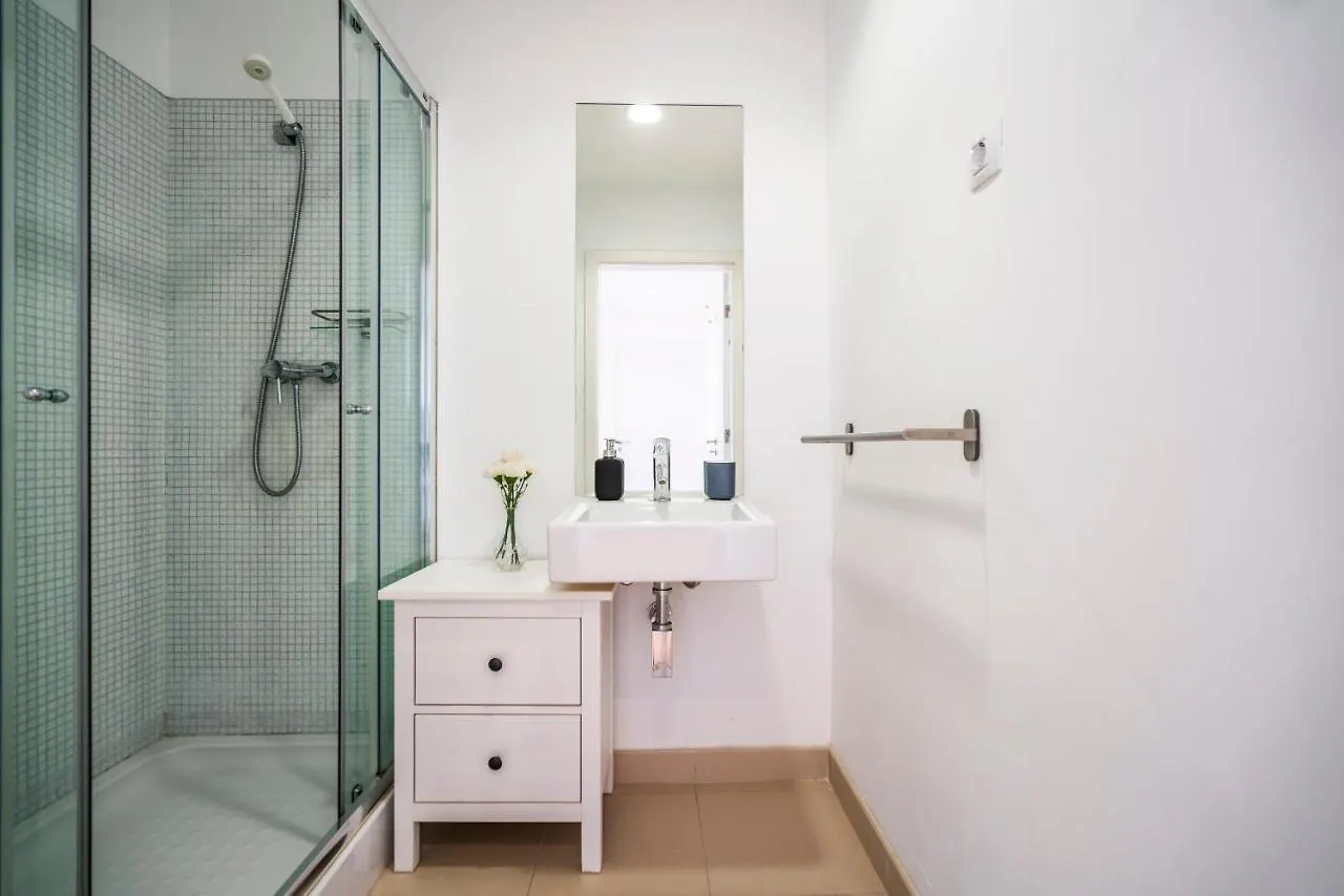 Daire Bright & Spacious 2 Bed Flat 2 Bath W Garage In Lagos Marina Portekiz